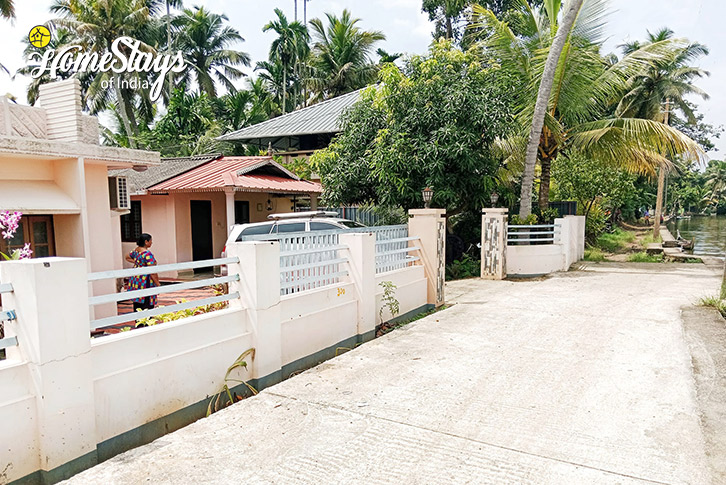 View from road-Pampa Riverside Community Homestay-Alleppey