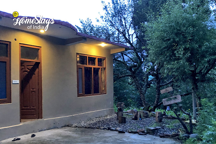 Exterior-Dormitory-Hidden Trails Homestay-Shangarh