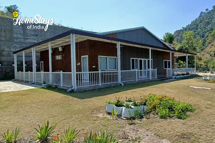 Exterior-Happy Haze Homestay-Sirmaur