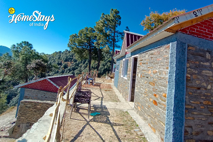 Exterior-Lazy Dreams Homestay-Chail