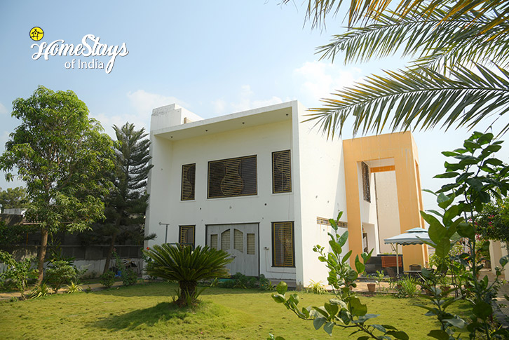 Exterior-Solitaire Bungalow, Mandvi-Kutch