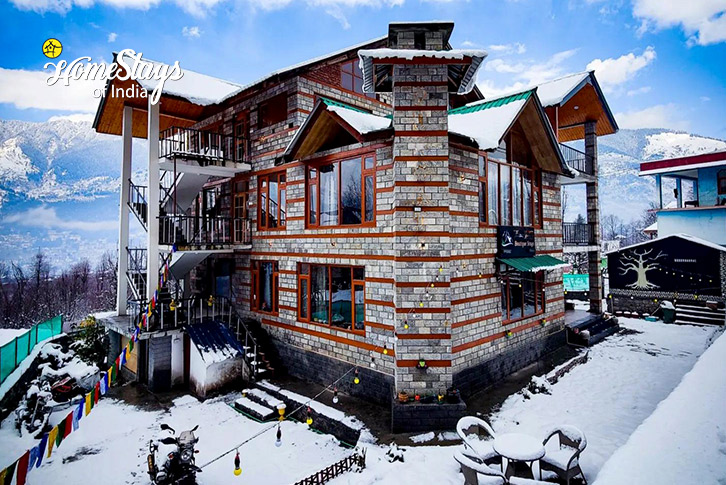 Exterior-at-Winter-Celestia Boutique Homestay-Naggar