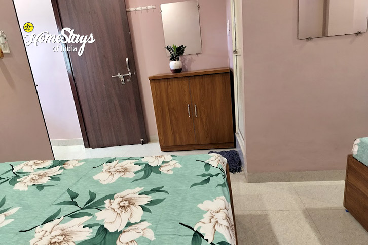 Family-Room-1.2-Serenity Haven Homestay-Ujjain 