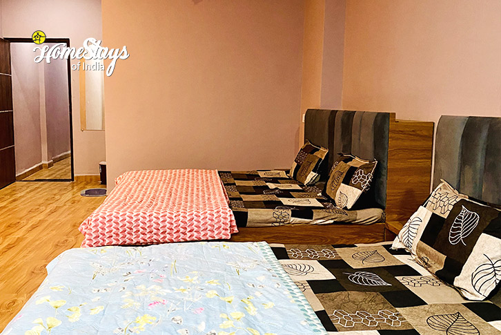 Family-Room-2.1-Serenity Haven Homestay-Ujjain 