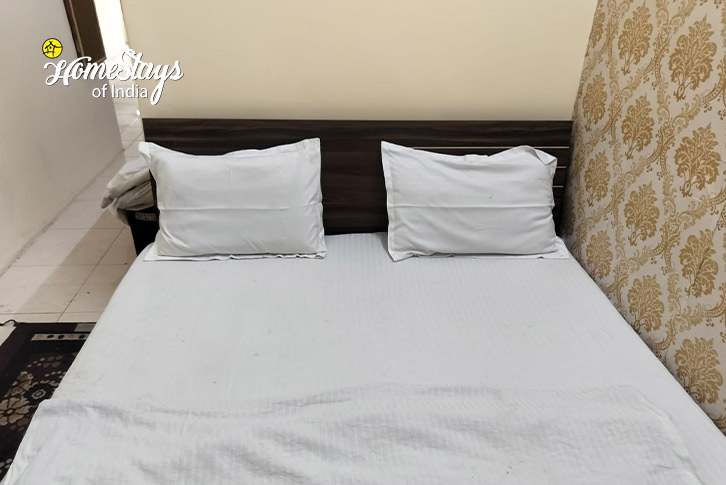 Fmily-Room-(4ppl)-Sacred City Homestay-Varanasi