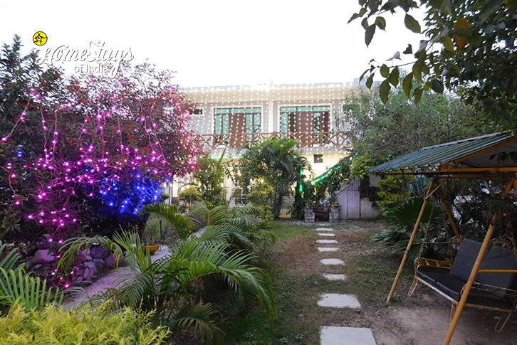 Garden-Sitting-The Hidden Bliss Farmstay-Dehradun