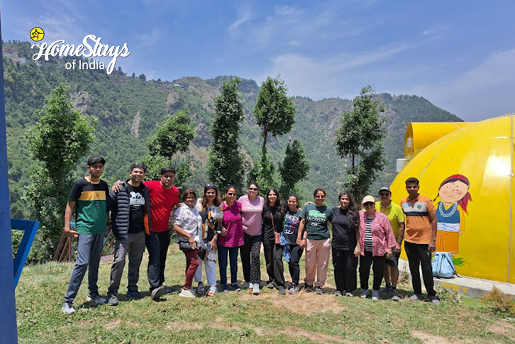 Guest-Group-Cloud Trails Homestay, Dhanolti