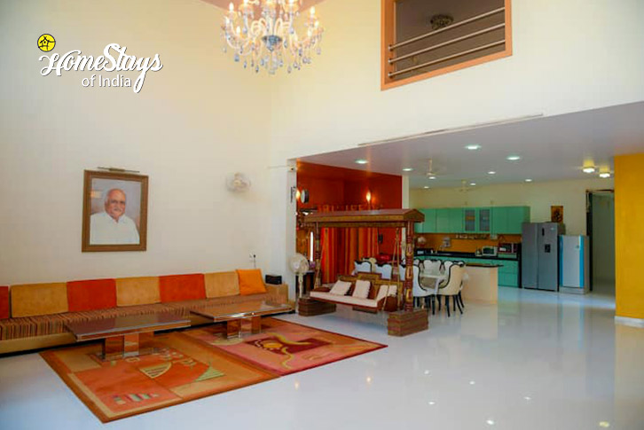 Huge-Hall-Solitaire Bungalow, Mandvi-Kutch