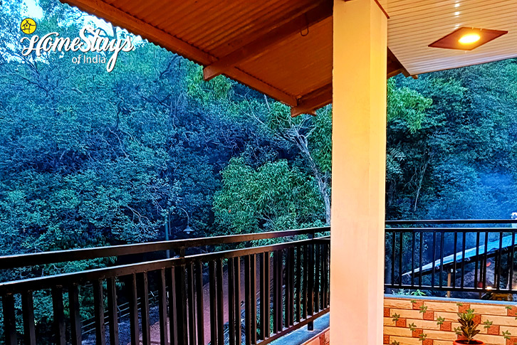 Balcony View-Blissful Breeze Homestay-Matheran