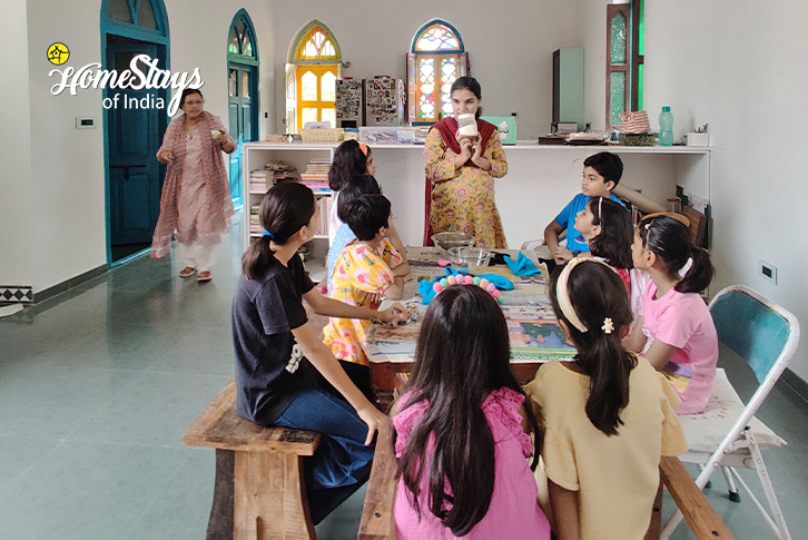 Kids-Enjoy-The Creative Canvas Homestay-Udaipur