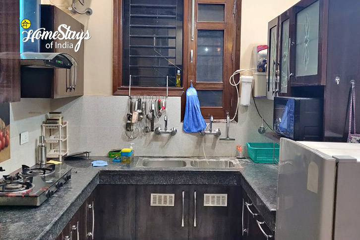 Kitchen-Cityside Homestay, Zirakpur-Chandigarh