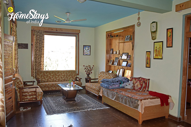 Living-Area-1-Kais Village Homestay-Kullu