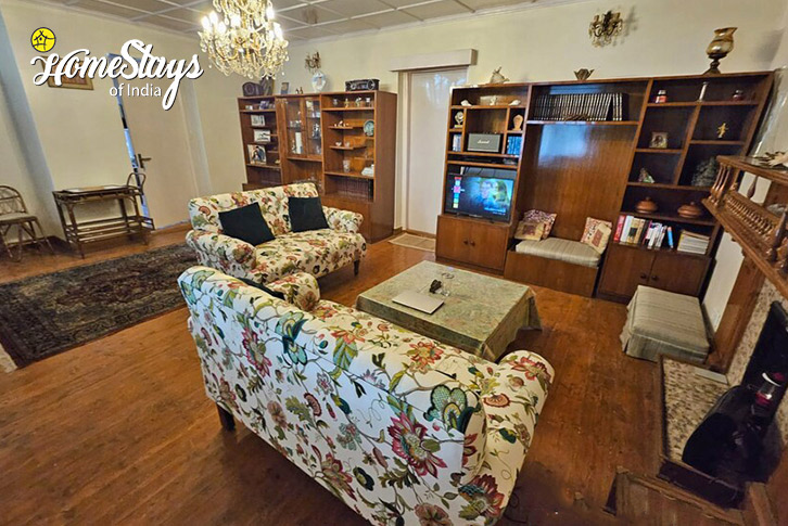 Living-Area-1-The Antique Abode Heritage Homestay, Shimla