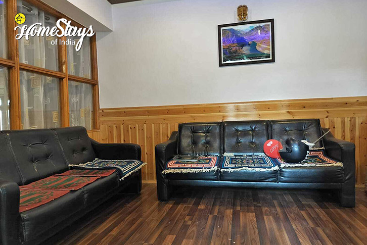 Living Area-Rustic Roots Homestay-Leh