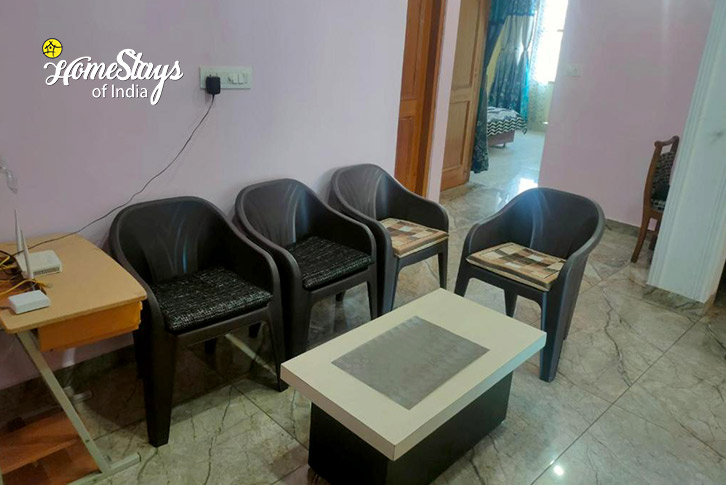 Living-The Pit Stop Homestay-Sundar Nagar