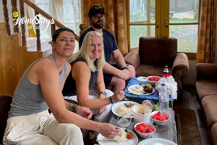 Lunch-Sindh Serenity Riverside Homestay-Sonamarg