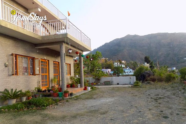 Mountain-View-Kumaon Retreat Homestay-Bhimtal