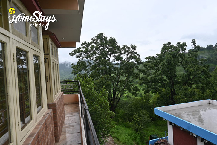 Outside-View-Serene Valley Homestay, Talar-Almora