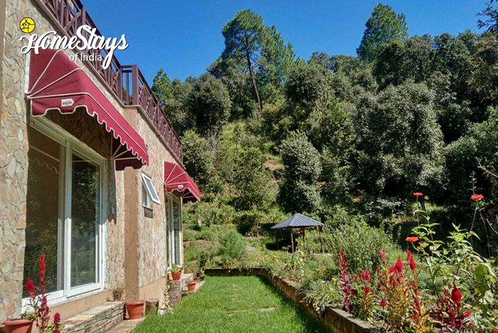 Outside-Nature's Bounty Homestay-Mukteshwar