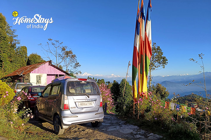 Parking-Peaks & Valleys Homestay-Rishop