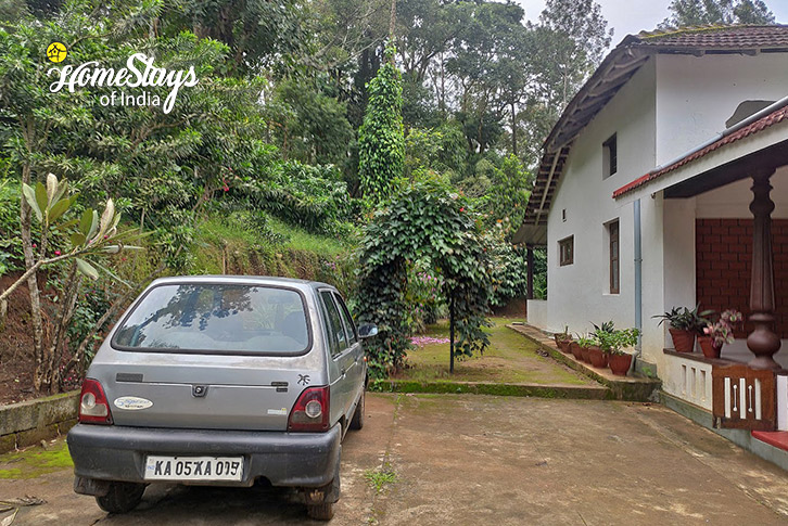 Parking-Birds and Brews Homestay-Suntikoppa, Coorg