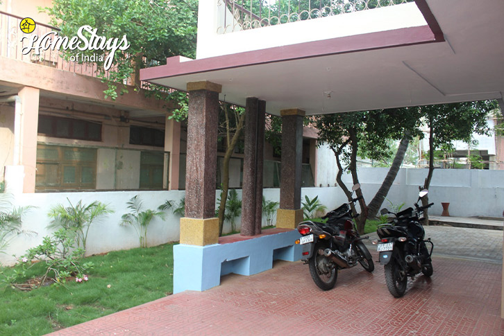 Parking-Midtown Villa, Ellaipillaichavady-Puducherry