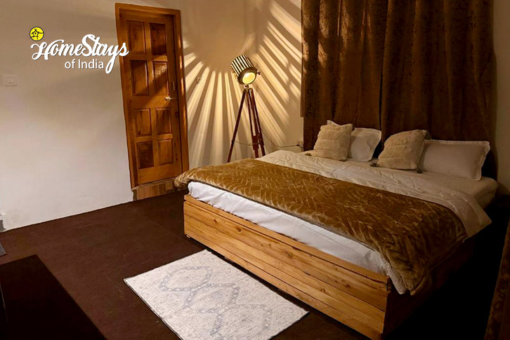 Premium-Room-1-Panorama Peaks Homestay-Manali