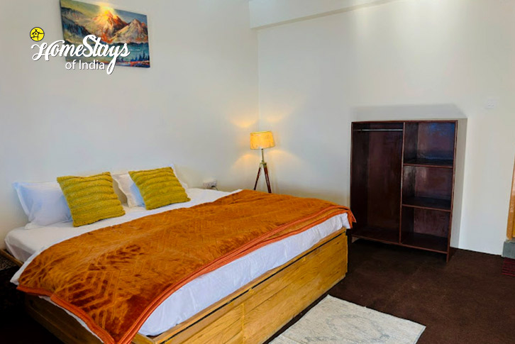 Premium-Room-2.1-Panorama Peaks Homestay-Manali