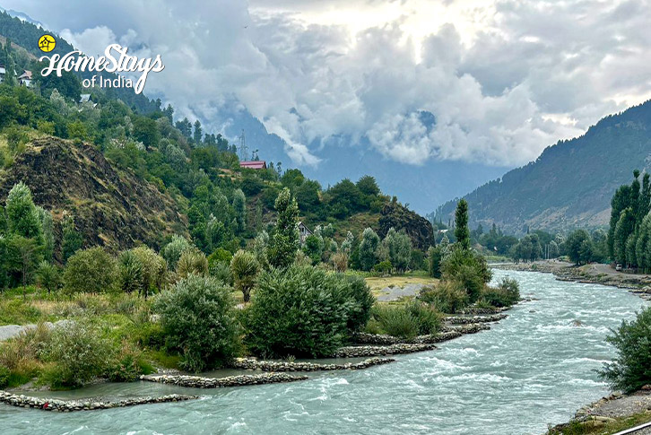 Sindh-River-Sindh Serenity Riverside Homestay-Sonamarg