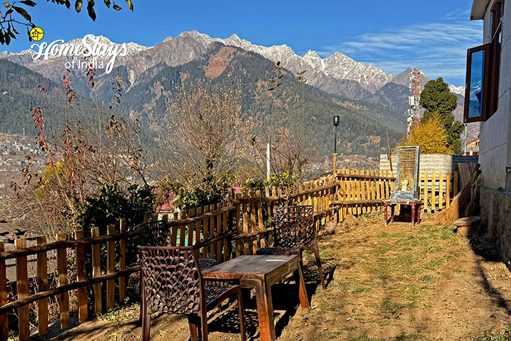 Sitout-Panorama Peaks Homestay-Manali