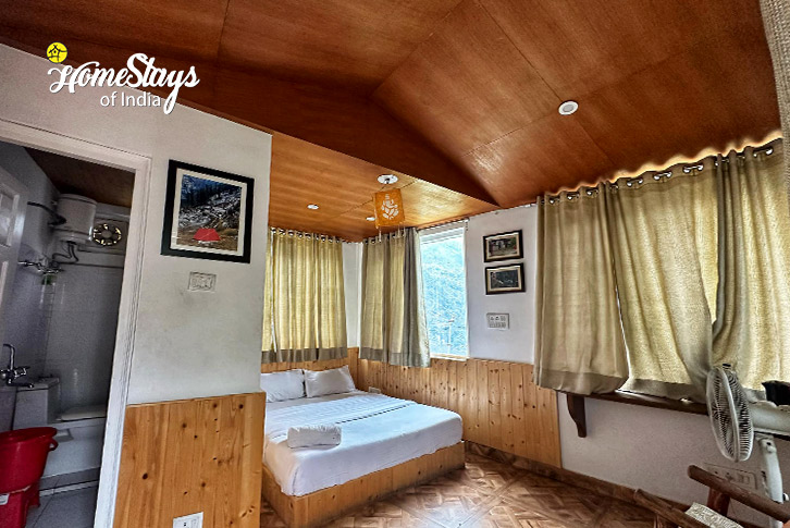 Superior-Room-1-Lap of the Gods Homestay-Joshimath