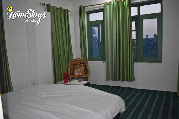 Superior-Room-5-Truly Local Homestay-Srinagar