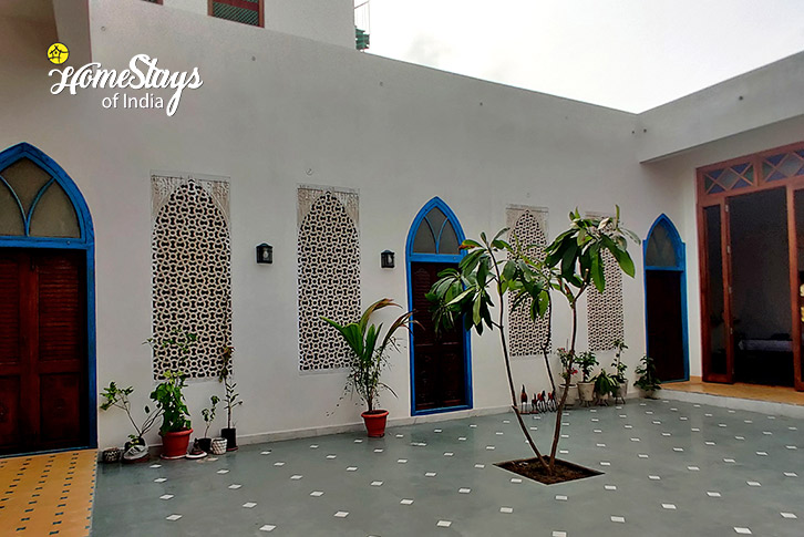 Varandah-The Creative Canvas Homestay-Udaipur