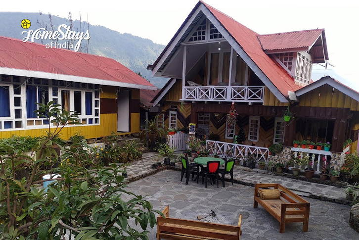 Exterior_Mountain Bloom Homestay-Pelling