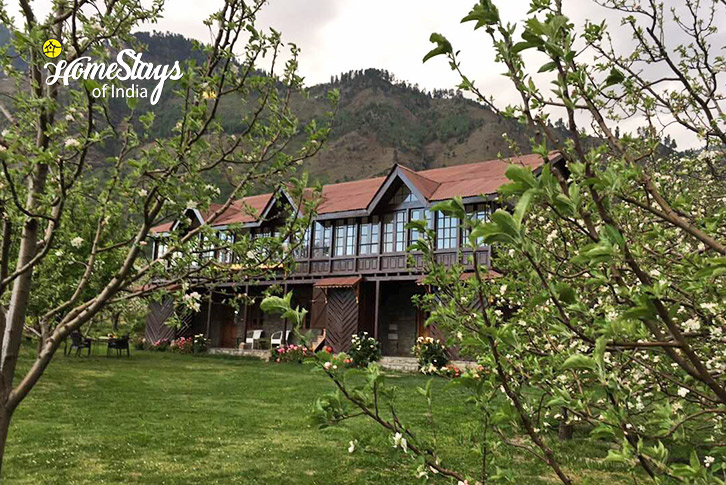 Exterior-1-Raison Homestay-Kullu