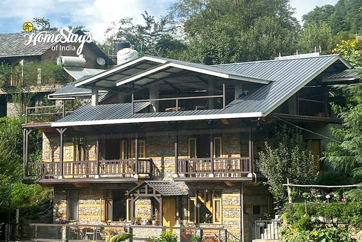 Side View-Himachali Essence Homestay, Naggar-Manali.