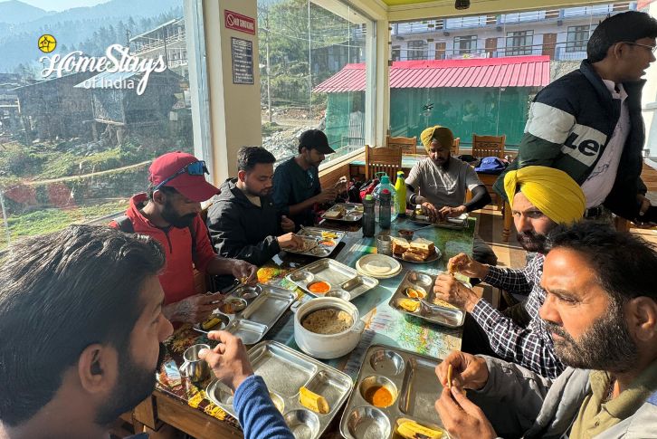 Lunch-Har Ki Dun Trek-Hoi Trips